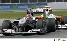 Schumacher davanti a Liuzzi