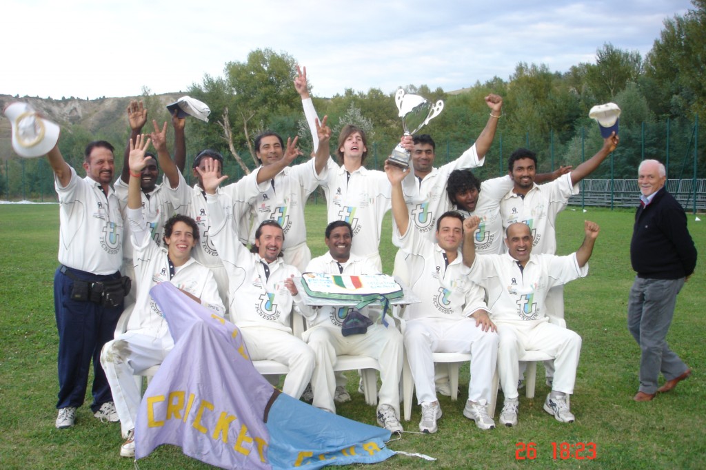 Foto di gruppo per il Pianoro neocampione italiano.